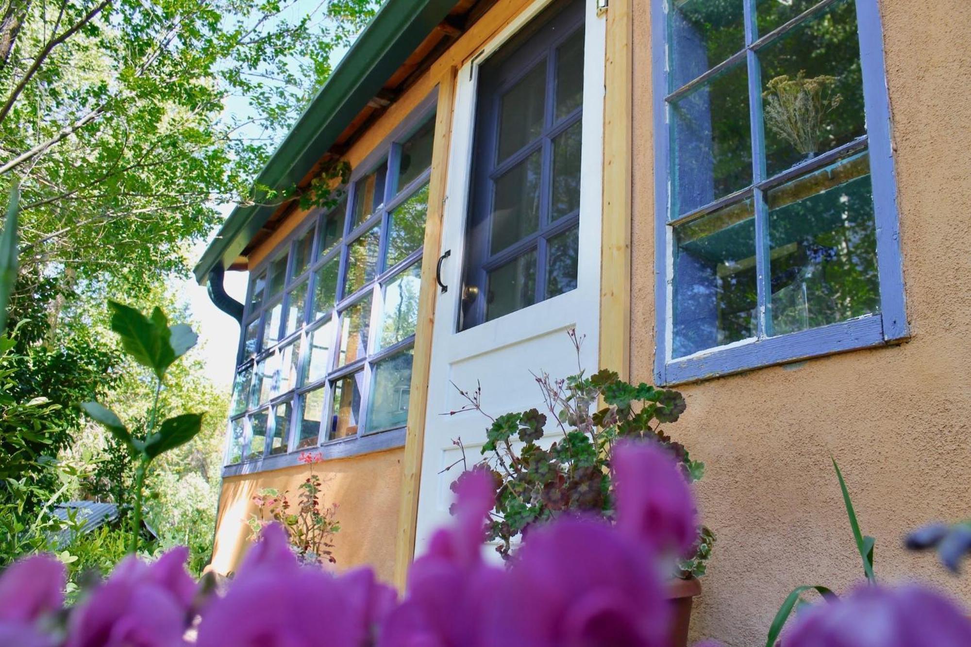 Taos Goji Farm & Eco-Lodge Retreat Arroyo Seco Exterior photo