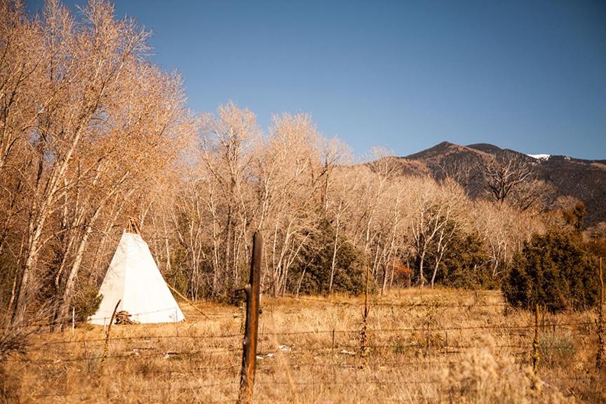 Taos Goji Farm & Eco-Lodge Retreat Arroyo Seco Exterior photo